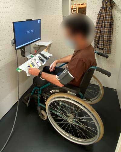Cabine de téléconsultation médicale pour handicapés PMR